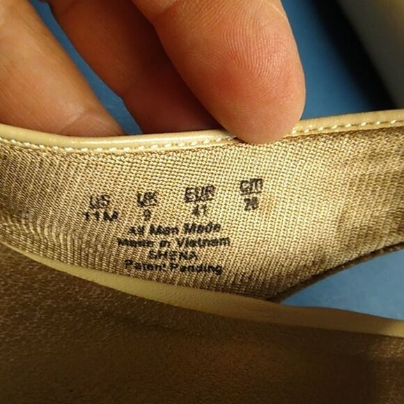 Life Stride 11M Cream Slingback Heels with Pointed Toe and Medium Heel - Picture 7 of 9